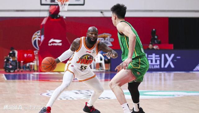 于是，他赶忙问道：什么视频？。